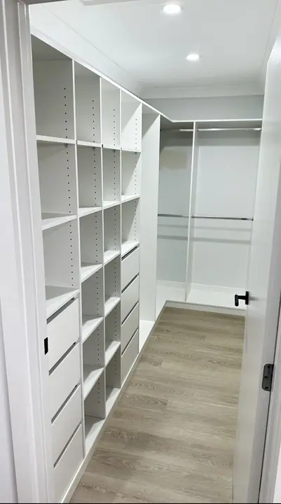 Walk-in re-fit beside sliding door